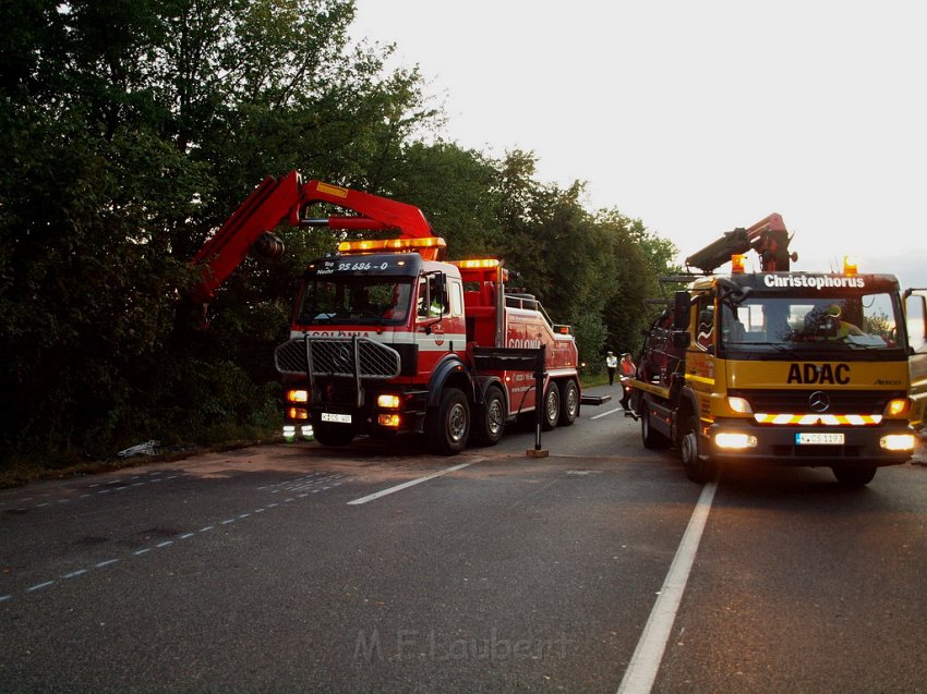 Schwerer VU Koeln Immendorf Kerkraderstr P496.JPG